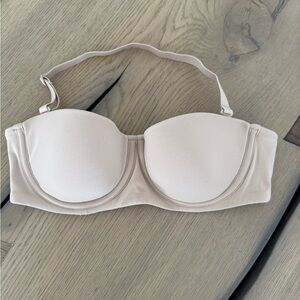 SKIMS Nude Strapless Bra